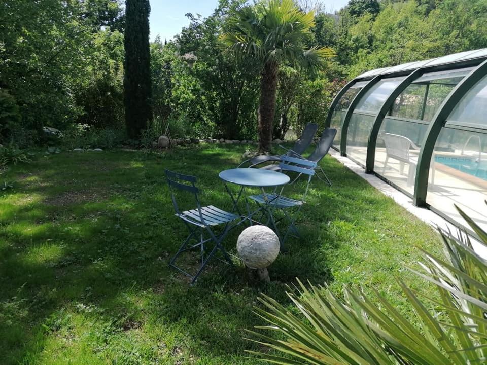 Chambre Avec Jacuzzi Privatif "Le Pecher" Saillans  Экстерьер фото